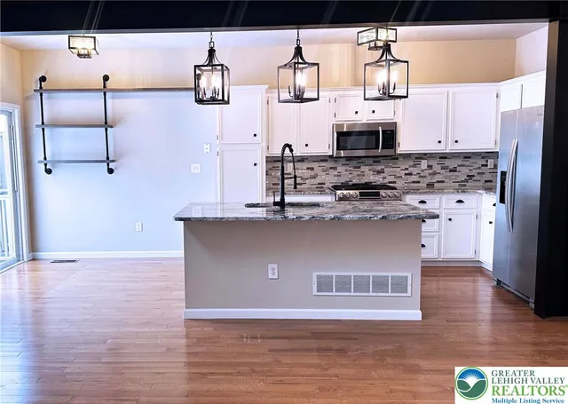 $407,900 | 12 Cobblestone Drive, Easton, PA 18045