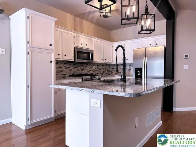 $407,900 | 12 Cobblestone Drive, Easton, PA 18045