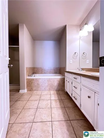 $407,900 | 12 Cobblestone Drive, Easton, PA 18045