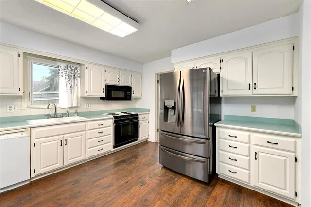 $410,000 | 12022 West 100th Street, Lenexa, KS 66215