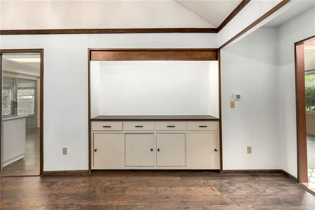 $410,000 | 12022 West 100th Street, Lenexa, KS 66215