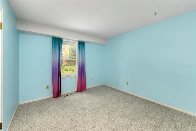 $410,000 | 12022 West 100th Street, Lenexa, KS 66215