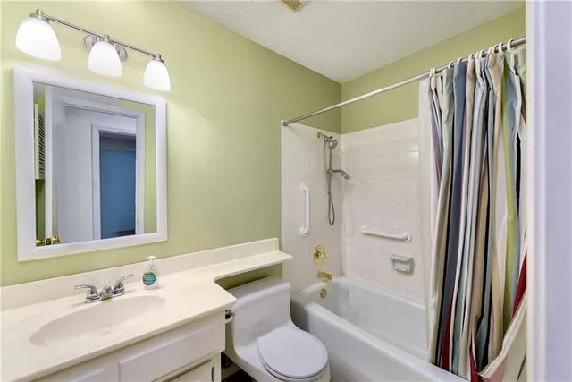 $410,000 | 12022 West 100th Street, Lenexa, KS 66215