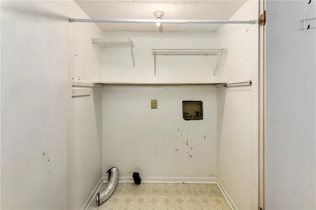 $410,000 | 12022 West 100th Street, Lenexa, KS 66215