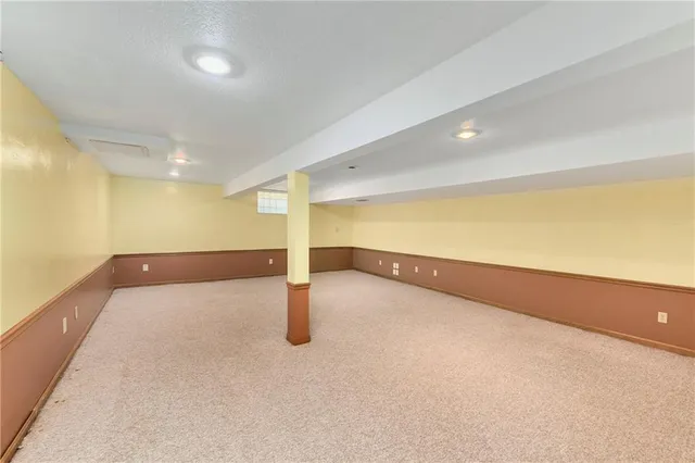 $410,000 | 12022 West 100th Street, Lenexa, KS 66215