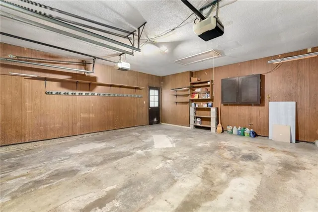 $410,000 | 12022 West 100th Street, Lenexa, KS 66215