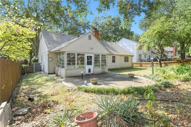 $410,000 | 12022 West 100th Street, Lenexa, KS 66215