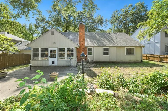 $410,000 | 12022 West 100th Street, Lenexa, KS 66215