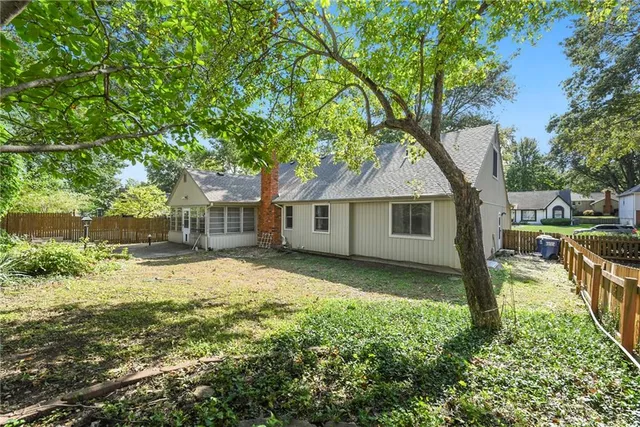 $410,000 | 12022 West 100th Street, Lenexa, KS 66215