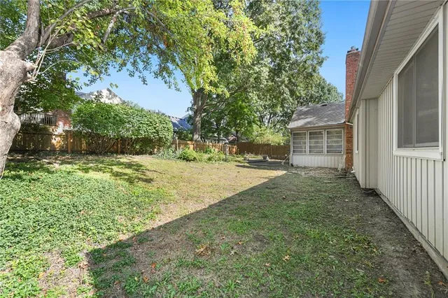 $410,000 | 12022 West 100th Street, Lenexa, KS 66215