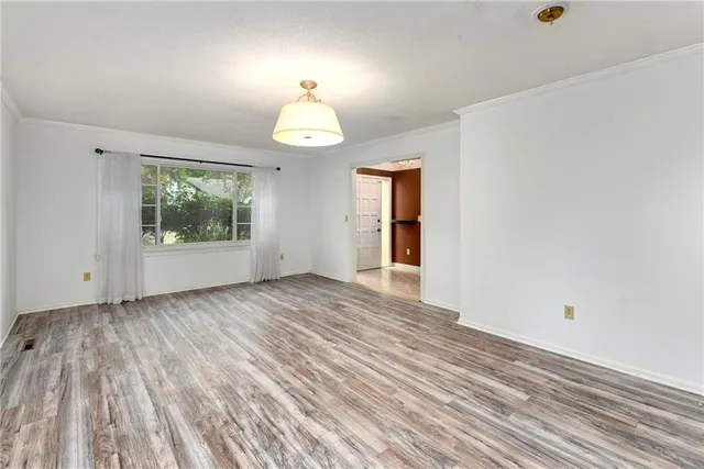 $410,000 | 12022 West 100th Street, Lenexa, KS 66215