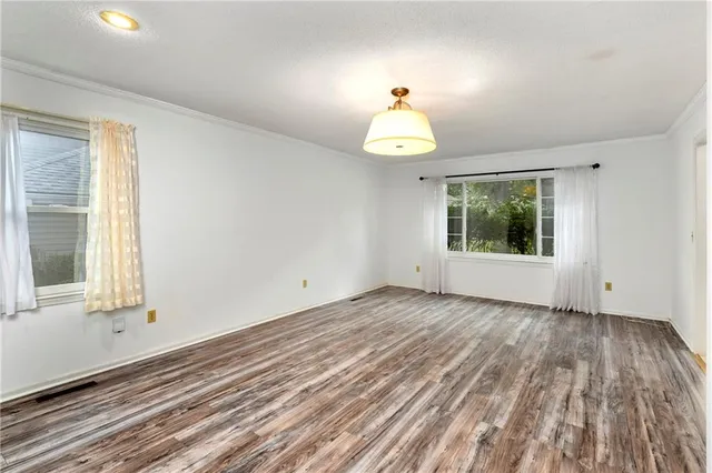 $410,000 | 12022 West 100th Street, Lenexa, KS 66215