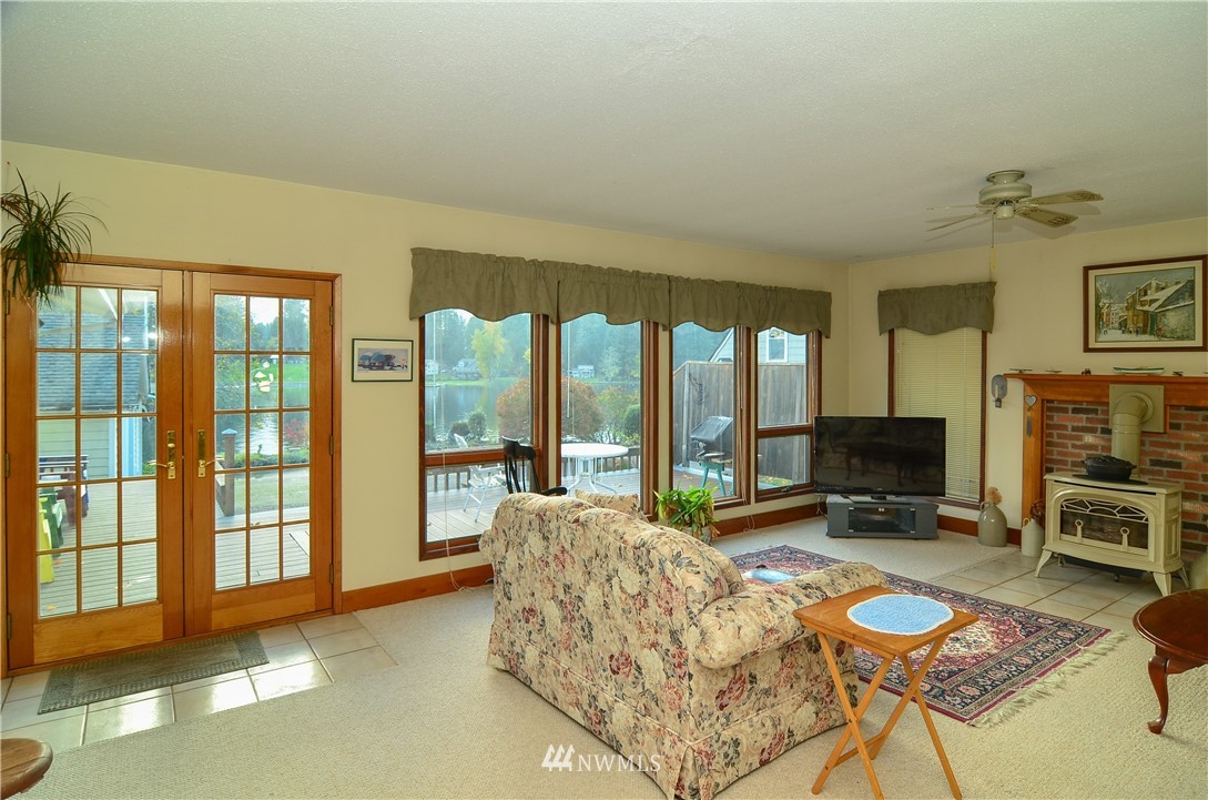 7509 Holmes Island Road Southeast Lacey, WA 98503 - Photo 15 of 20 Gallery Image 15