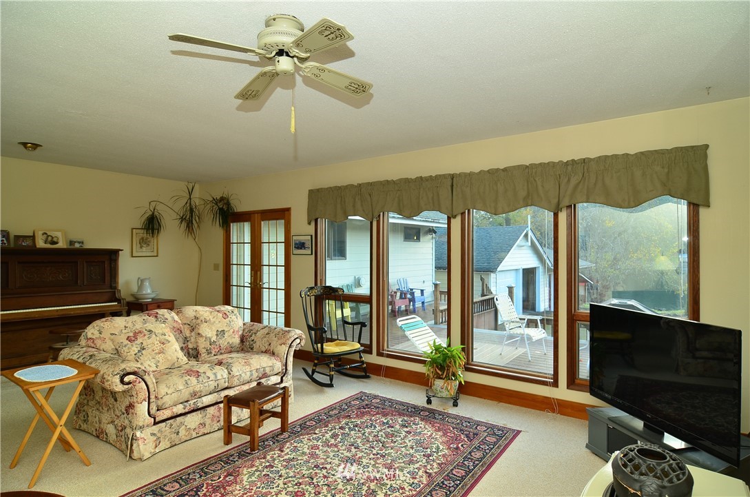 7509 Holmes Island Road Southeast Lacey, WA 98503 - Photo 16 of 20 Gallery Image 16