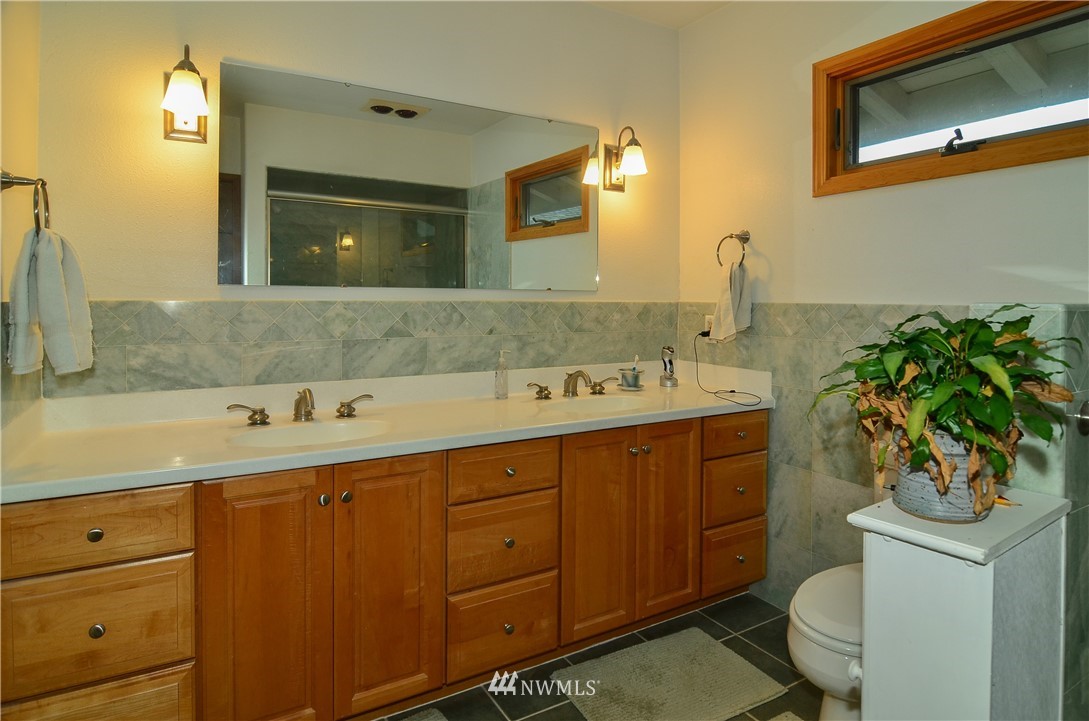 7509 Holmes Island Road Southeast Lacey, WA 98503 - Photo 18 of 20 Gallery Image 18