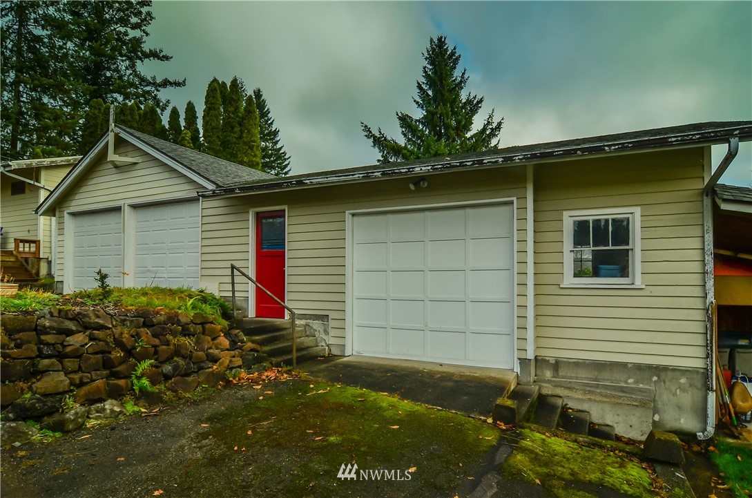 7509 Holmes Island Road Southeast Lacey, WA 98503 - Photo 6 of 20 Gallery Image 6