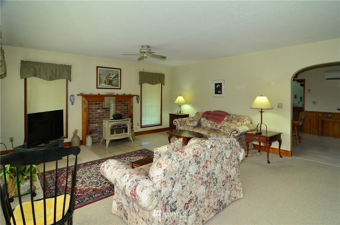 7509 Holmes Island Road Southeast Lacey, WA 98503 - Photo 9 of 20 Gallery Image 9