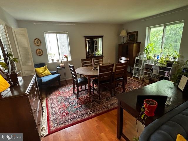 11162 Forest Edge Drive Reston, VA 20190 - Photo 7 of 21 Dining room