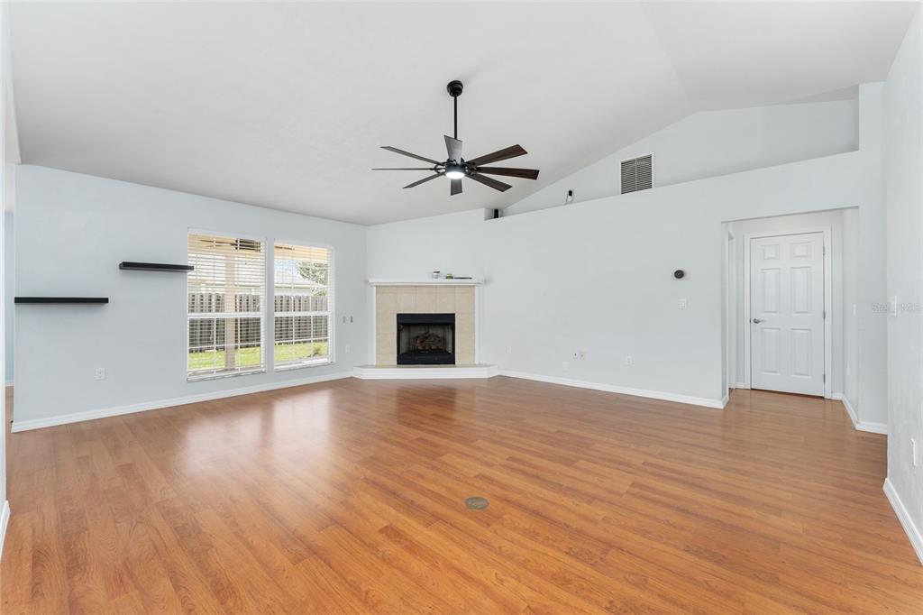 25670 Northwest 9th Road Newberry, FL 32669 - Photo 5 of 45