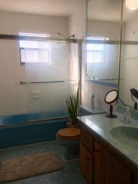 2nd bathroom/ shower/tub combo