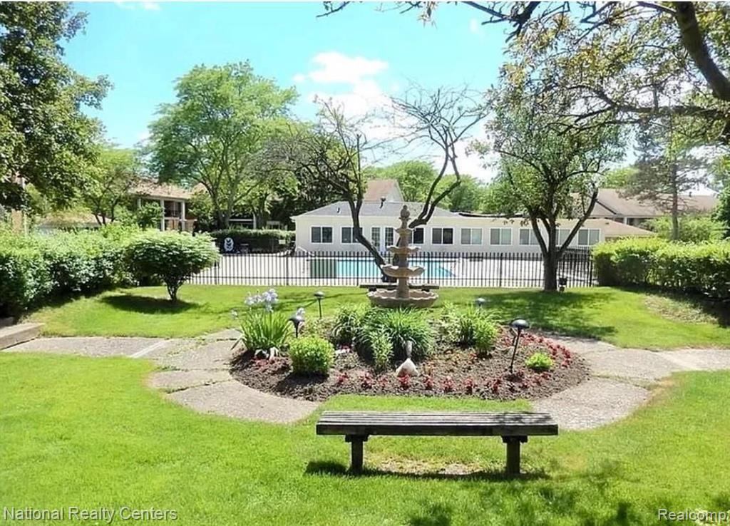 29628 Middlebelt Road, Unit 2702 Farmington Hills, MI 48334 - Photo 26 of 27