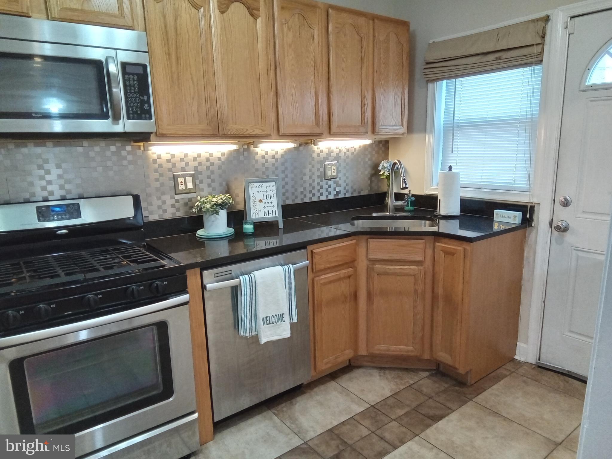 130 Denison Street Baltimore, MD 21229 - Photo 3 of 31