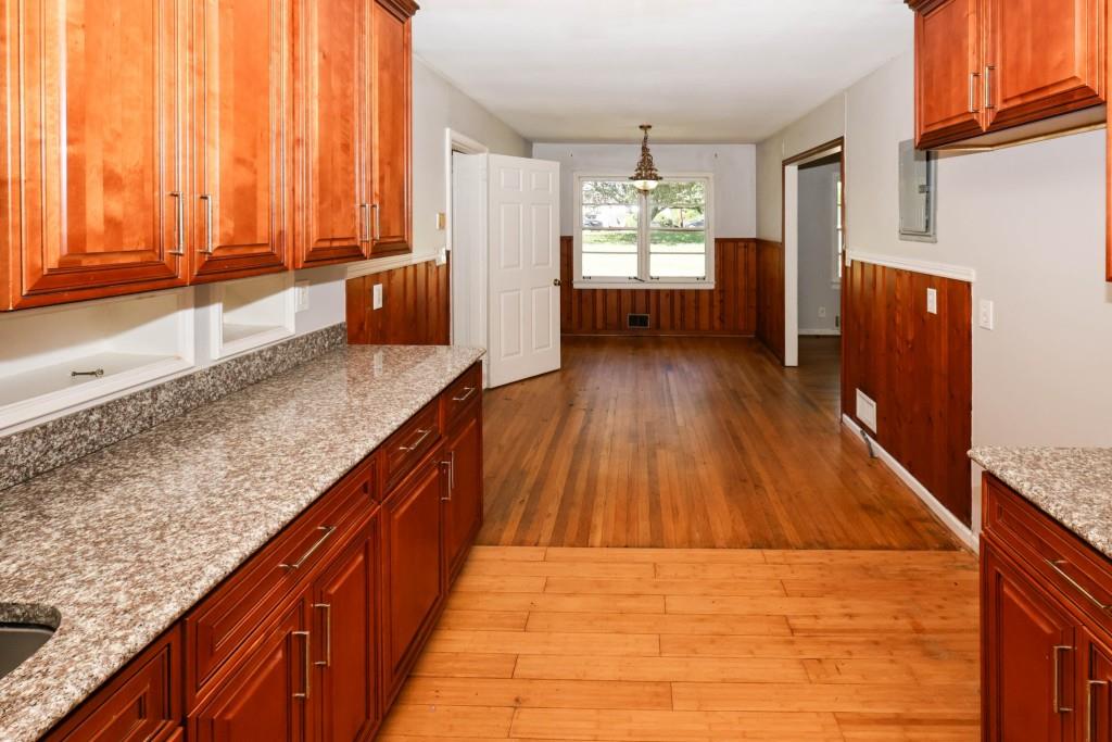 5075 Winters Chapel Road Atlanta, GA 30360 - Photo 8 of 25 Gallery Image 8