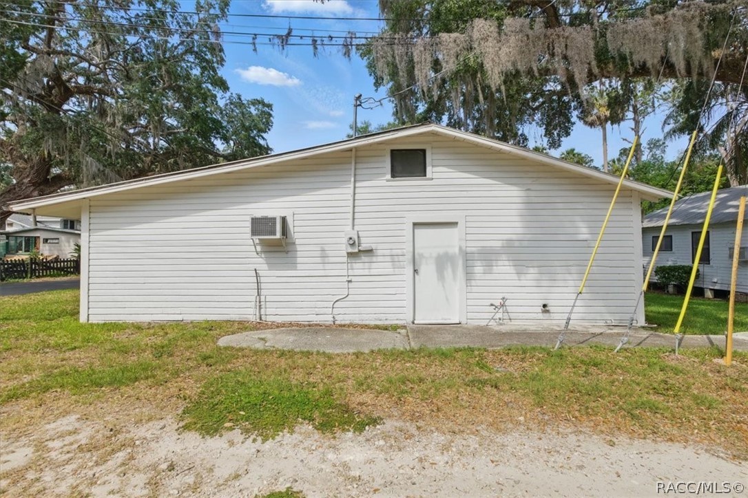 6 62nd Street Yankeetown, FL 34498 - Photo 34 of 55 a view of a backyard