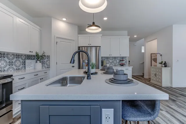 $495,000 | 1945 Salzburg Trail, Redding, CA 96003