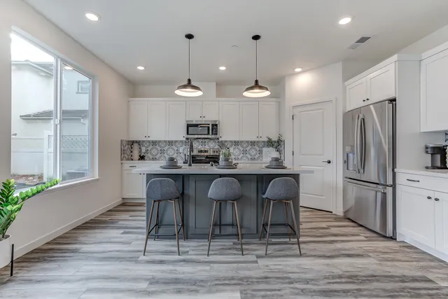 $495,000 | 1945 Salzburg Trail, Redding, CA 96003