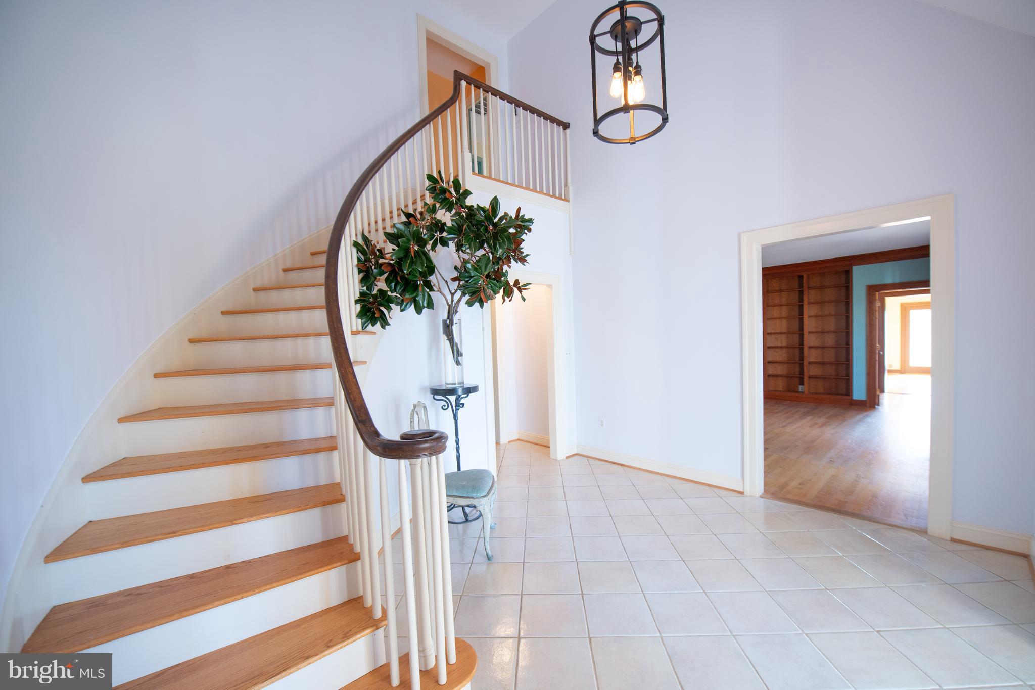8467 Springs Road Warrenton, VA 20186 - Photo 1 of 28 Two story dramatic foyer