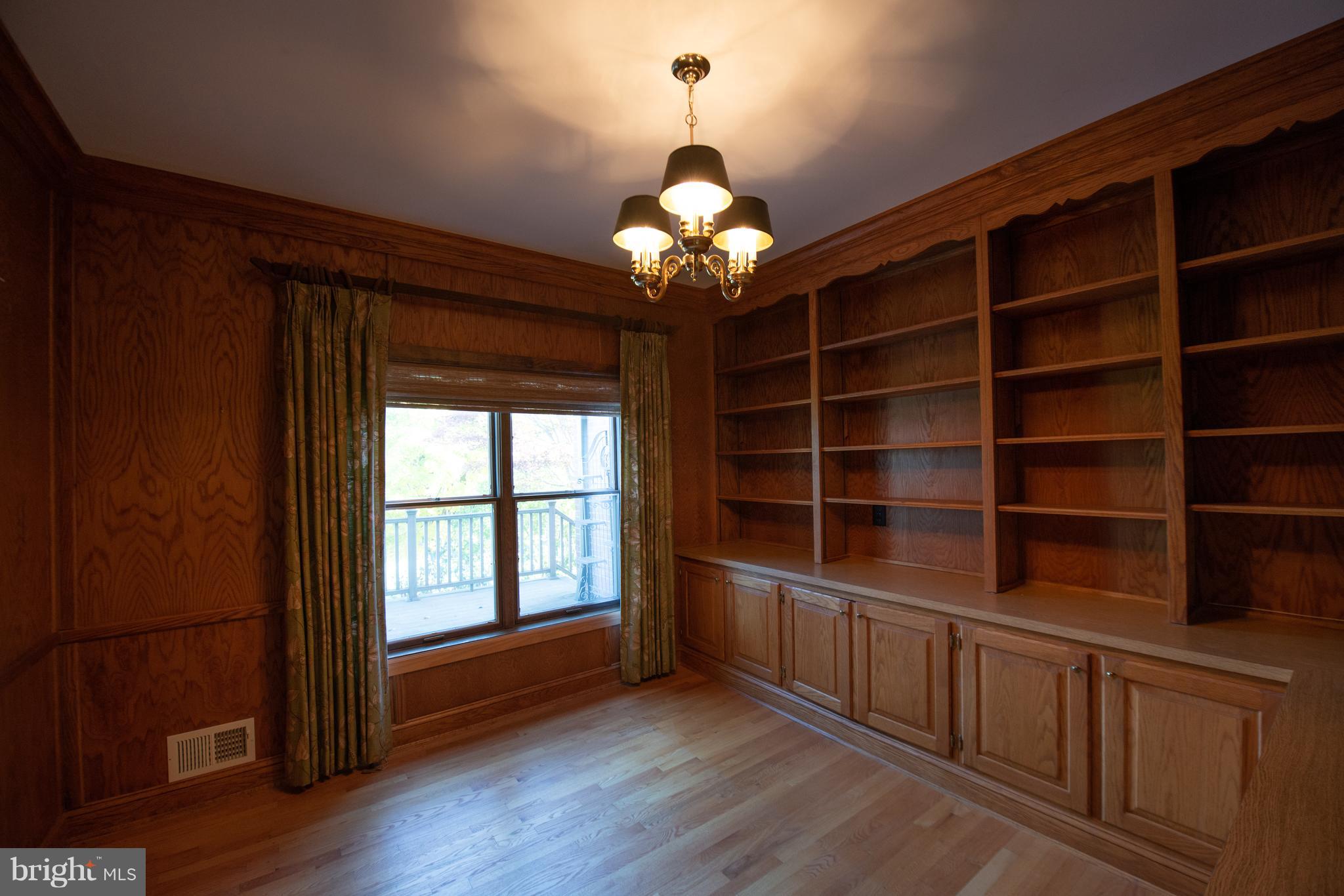 8467 Springs Road Warrenton, VA 20186 - Photo 16 of 28 Paneled study