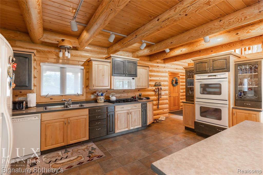 3725 South Lake Shore Road Harbor Beach, MI 48441 - Photo 13 of 29 Gallery Image 13