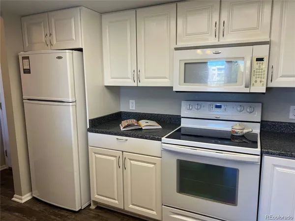 $2,300 | 13850 East Marina Drive, Unit 612, Aurora, CO 80014