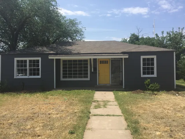 $1,300 | 2805 33rd Street, Unit FRONT, Lubbock, TX 79410