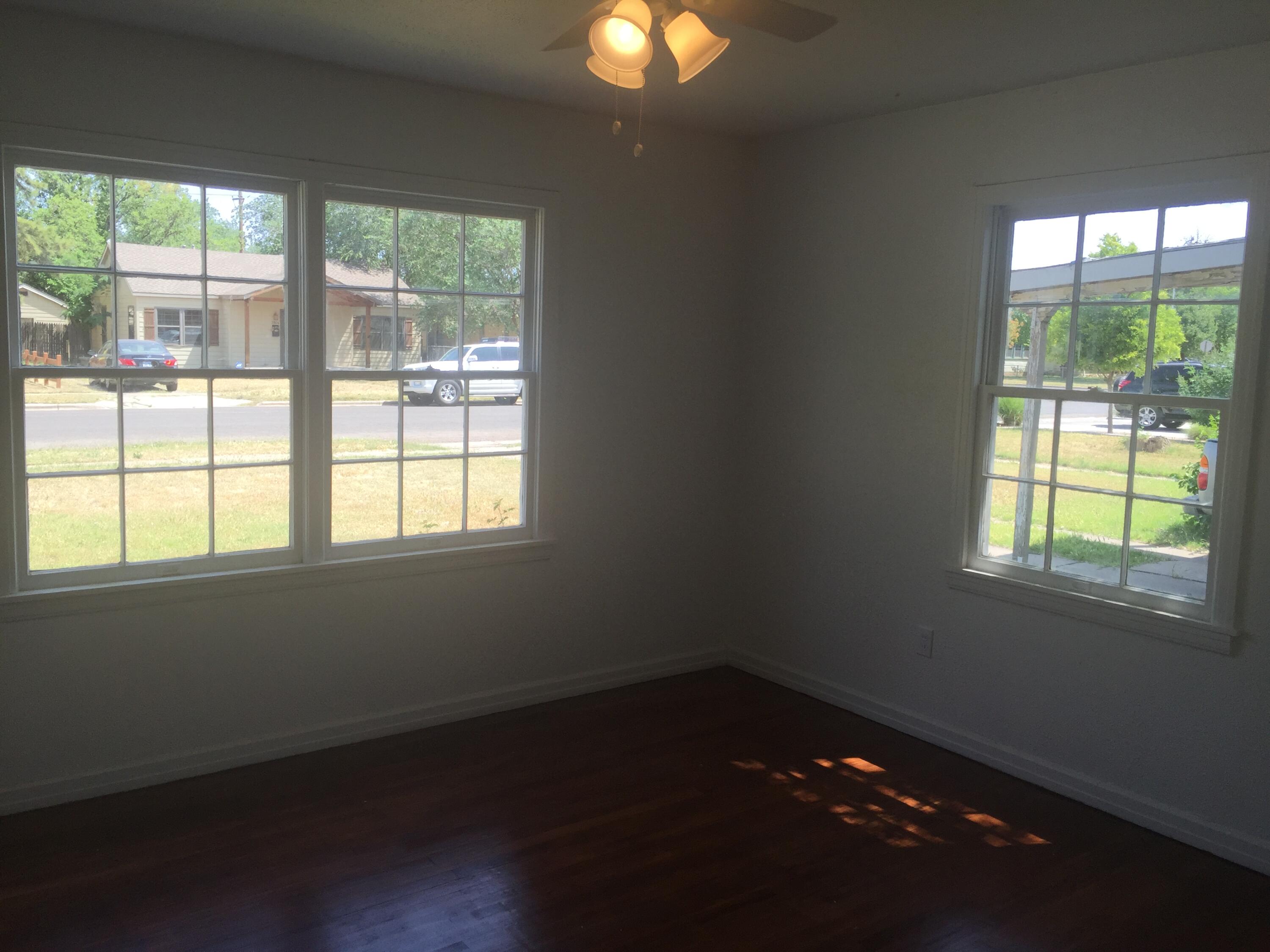 2805 33rd Street, Unit FRONT Lubbock, TX 79410 - Photo 8 of 11 8