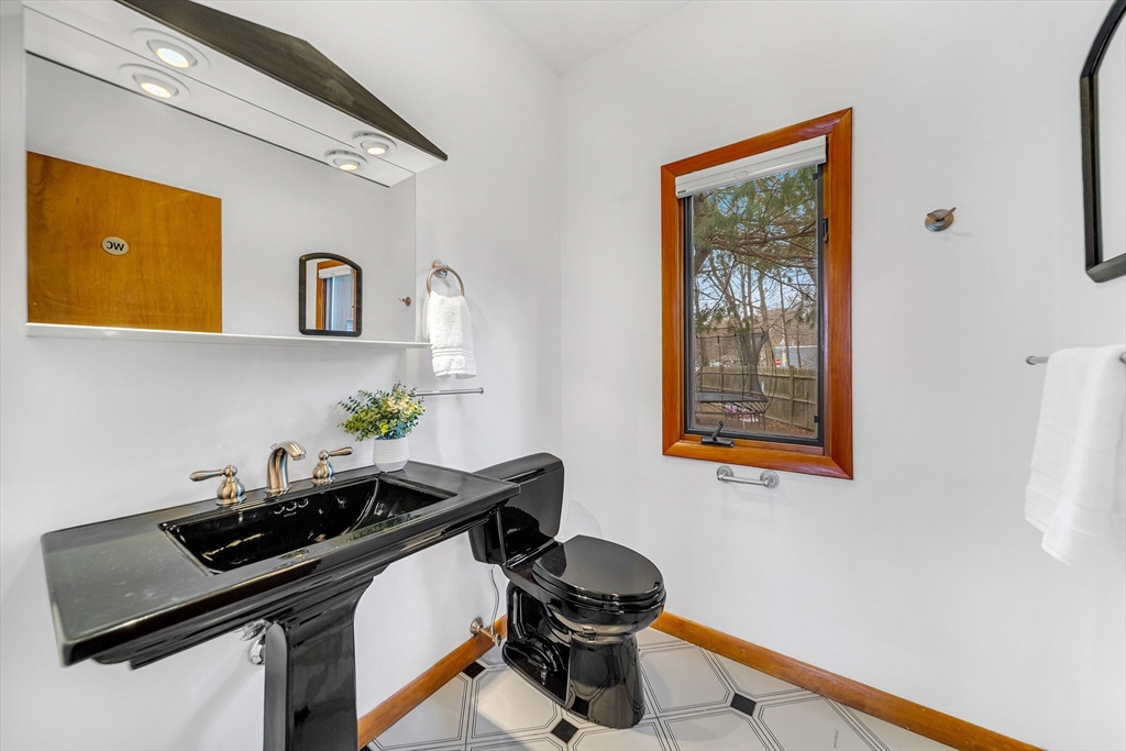 16 Carthay Circle, Unit 16 Newton, MA 02461 - Photo 27 of 35