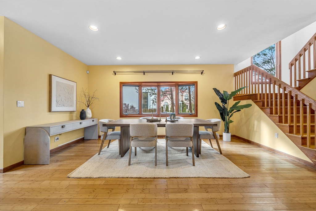 16 Carthay Circle, Unit 16 Newton, MA 02461 - Photo 5 of 35