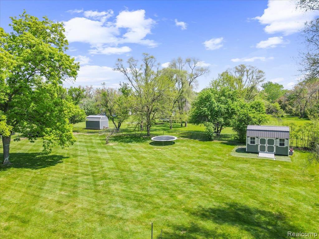 1933 John R Road Rochester Hills, MI 48307 - Photo 6 of 60
