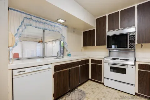 $875,000 | 13124 Avenida Grande, San Diego, CA 92129