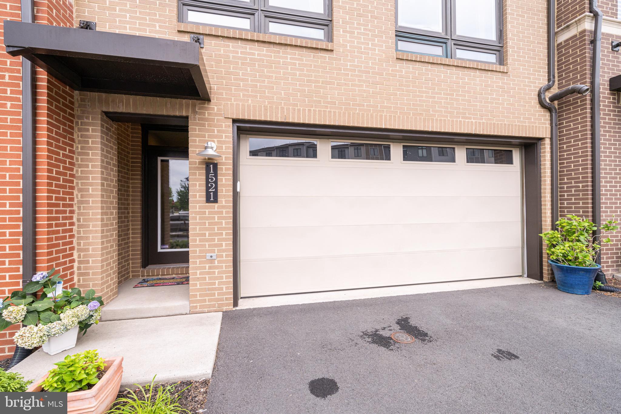 1521 Ribbon Limestone Terrace Southeast Leesburg, VA 20175 - Photo 9 of 34 a front view of a house