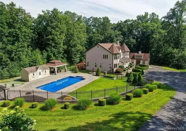 $1,049,000 | 12 Hawk Mountain Road, Sparrowbush, NY 12780