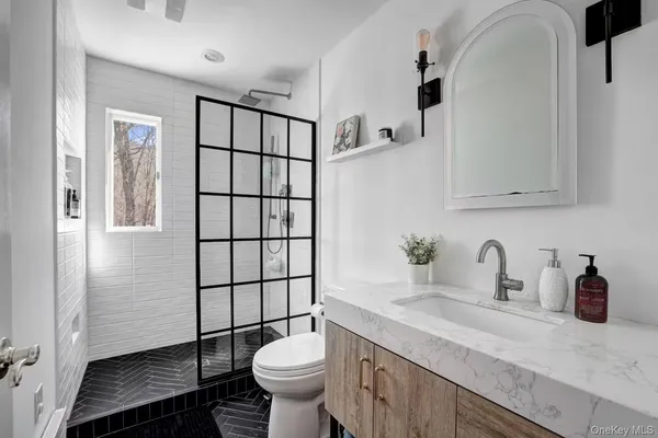 $1,049,000 | 12 Hawk Mountain Road, Sparrowbush, NY 12780