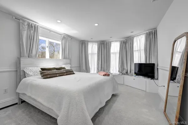 $1,049,000 | 12 Hawk Mountain Road, Sparrowbush, NY 12780