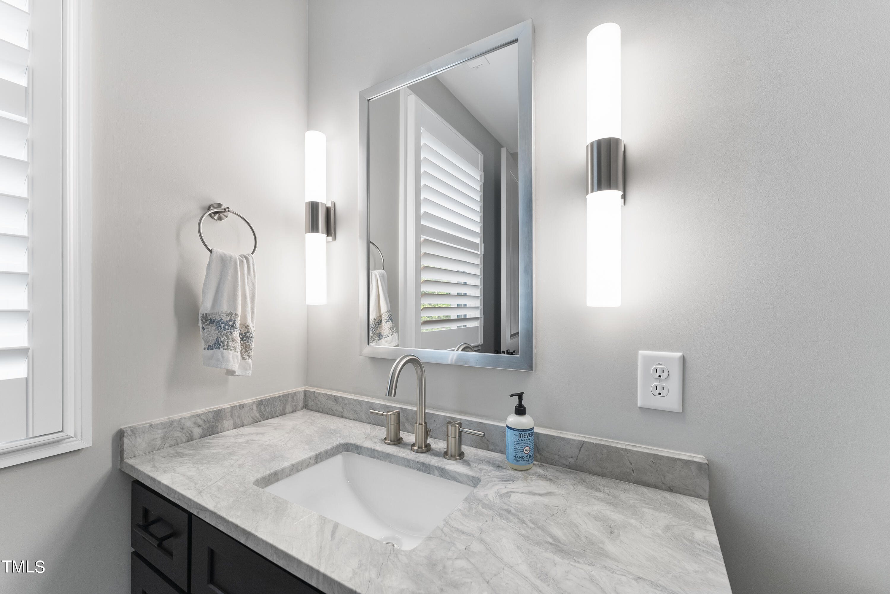3013 Churchill Road Raleigh, NC 27607 - Photo 5 of 50 DSC02518