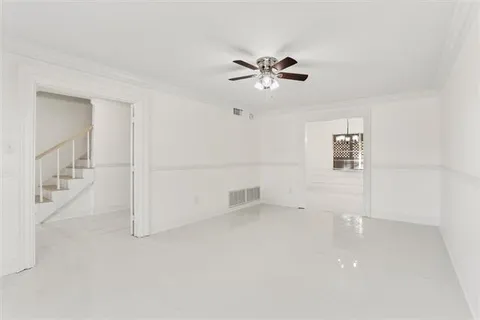 $275,000 | 3865 Greenbriar Lane, Harvey, LA 70058