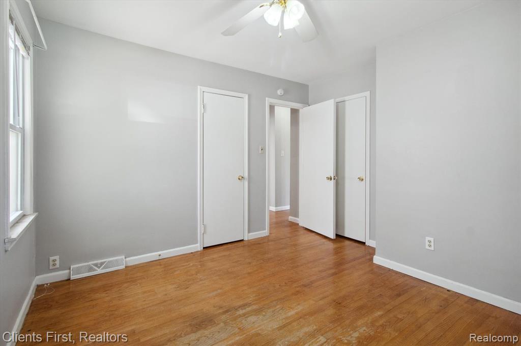4375 Howe Road Wayne, MI 48184 - Photo 17 of 36