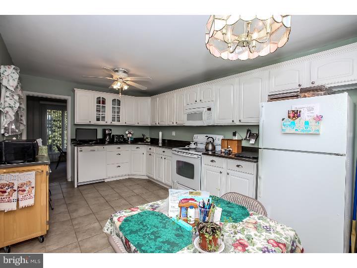 3607 Goshen Road Newtown Square, PA 19073 - Photo 9 of 25 Kitchen