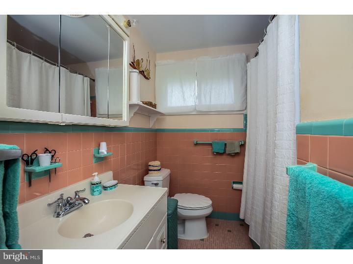 3607 Goshen Road Newtown Square, PA 19073 - Photo 10 of 25 Bathroom