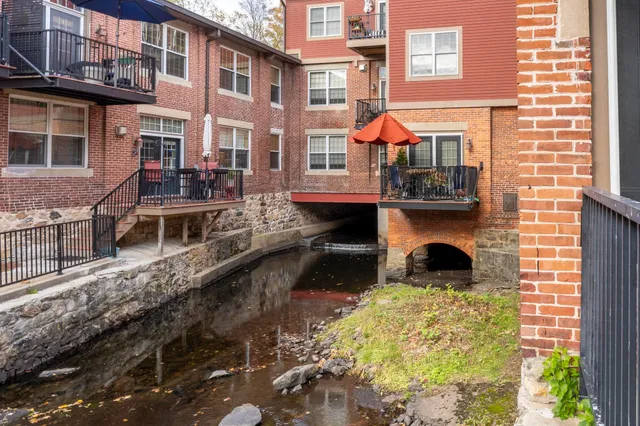 $425,000 | 7 Chester Road, Unit 211, Derry, NH 03038